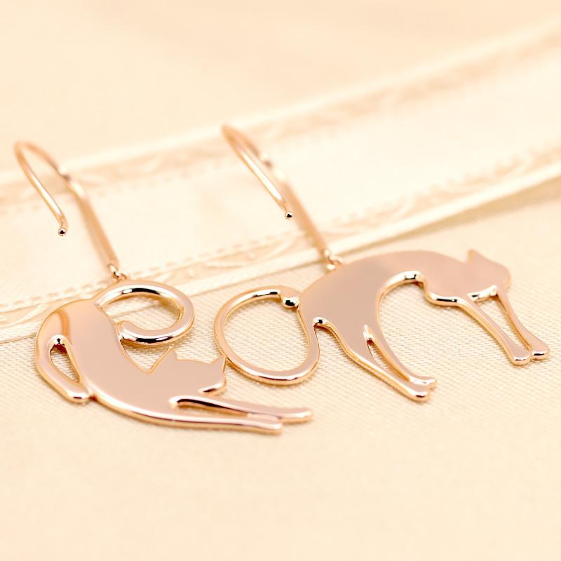 K10 YG/WG/PG 猫 シルエット ピアス 10金 K10 両耳 プレゼント ギフト かわいい ねこ おしゃれ ゴールドカラーは選べる アシメントリーの画像
