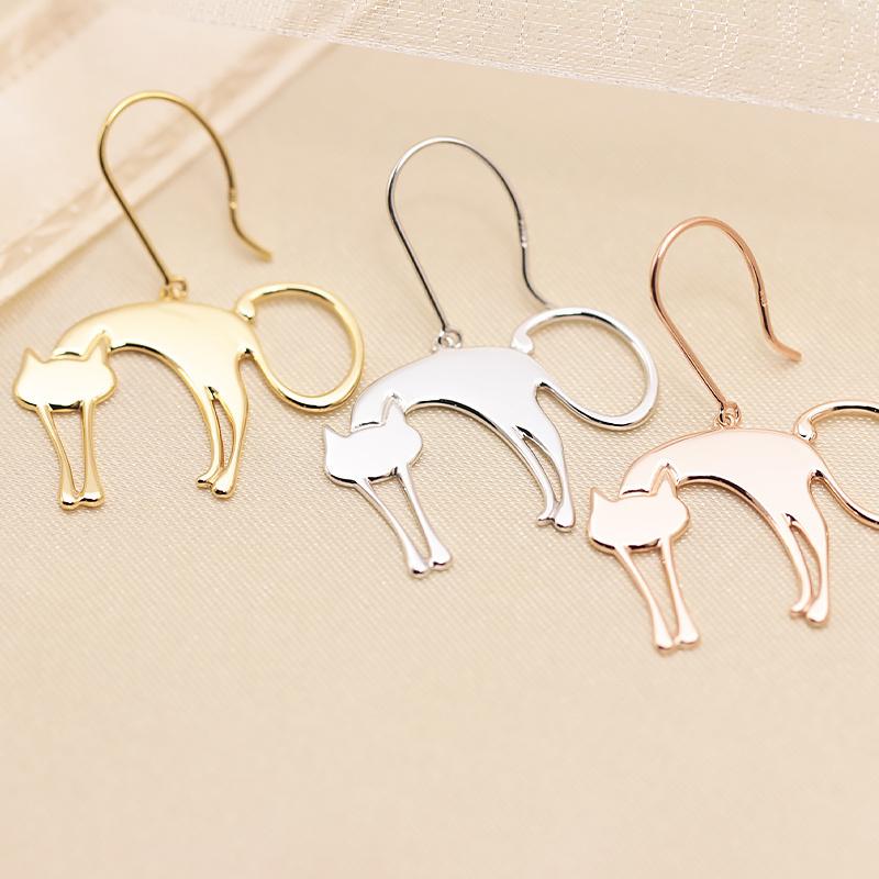 K10 YG/WG/PG 猫 シルエット ピアス 10金 K10 両耳 プレゼント ギフト かわいい ねこ おしゃれ ゴールドカラーは選べる アシメントリーの画像
