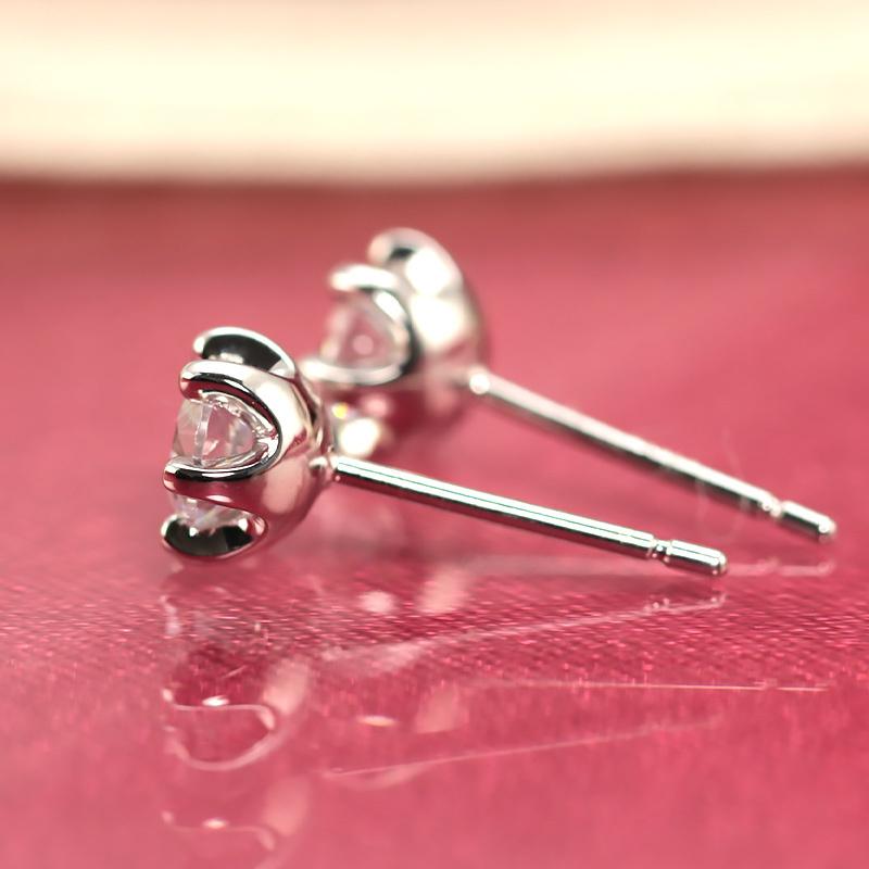 PT1000 ダイヤモンドピアス 0.6ct 【Hカラークラス・SIクラス】 純プラチナ 大粒 一粒 アレルギーフリー パールキャッチ 誕生日 プレゼント ギフト 記念日 両耳の画像