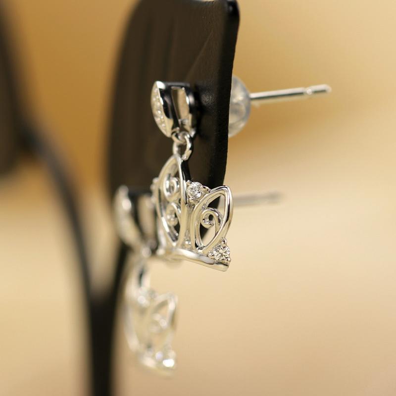 K10 YG/WG/PG ダイヤモンド  0.06ct Hカラークラス/SIクラス クラウン モチーフ ピアス 王冠 クラシカル ゴールド 10金 ダイヤ カラーは選べる プレゼント 両耳の画像