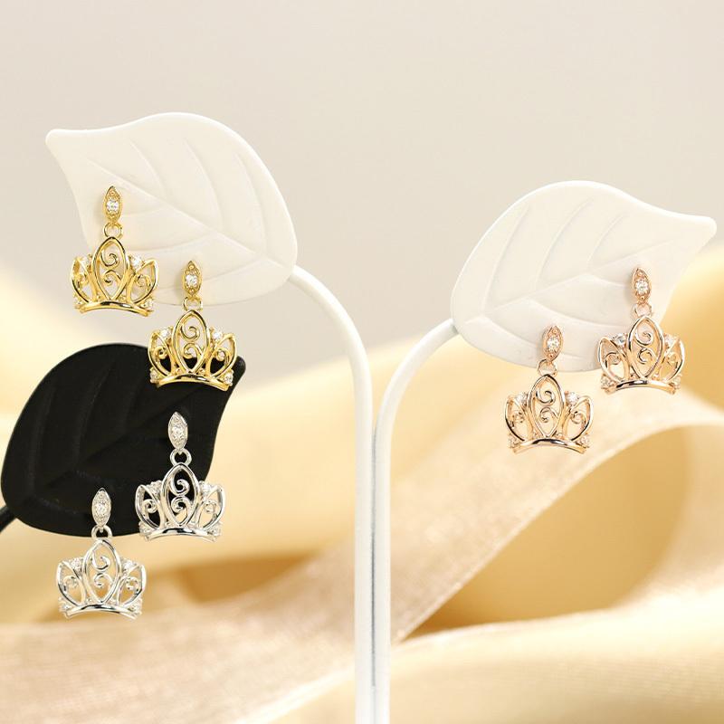 K10 YG/WG/PG ダイヤモンド  0.06ct Hカラークラス/SIクラス クラウン モチーフ ピアス 王冠 クラシカル ゴールド 10金 ダイヤ カラーは選べる プレゼント 両耳の画像