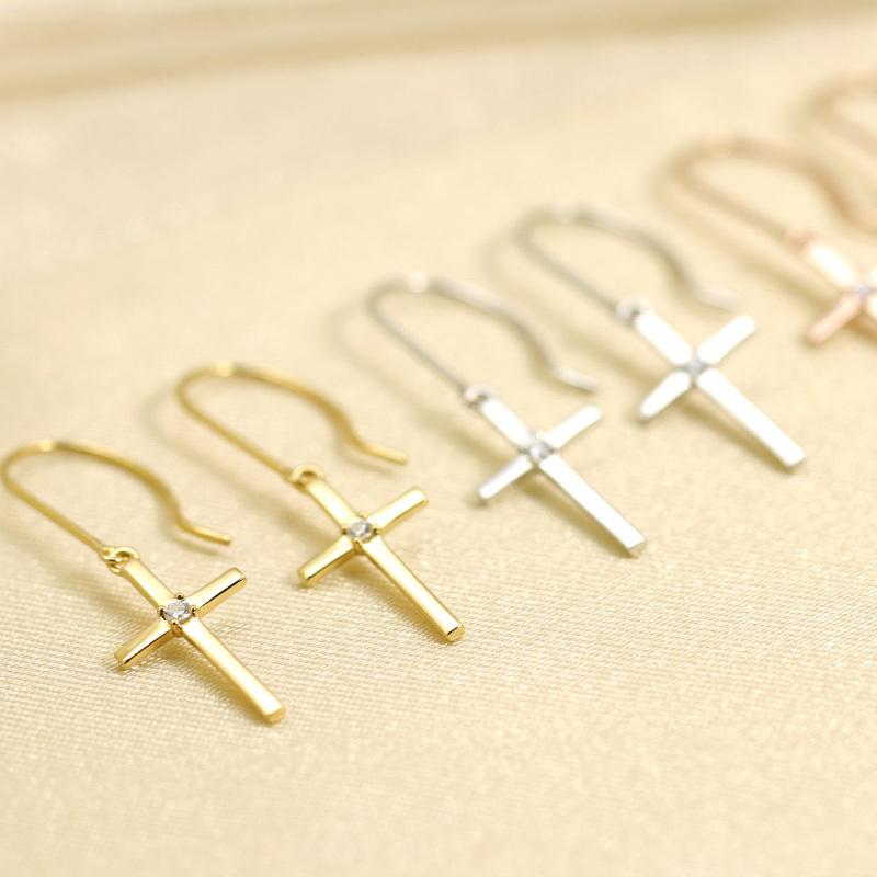 K18 YG/WG/PG ダイヤモンド  0.02ct Hカラークラス/SIクラス クロス モチーフ ピアス 十字架 クラシカル ゴールド 18金 ダイヤ カラーは選べる プレゼント 両耳の画像