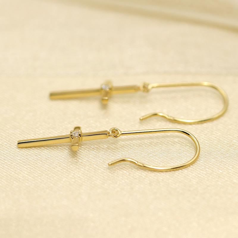 K18 YG/WG/PG ダイヤモンド  0.02ct Hカラークラス/SIクラス クロス モチーフ ピアス 十字架 クラシカル ゴールド 18金 ダイヤ カラーは選べる プレゼント 両耳の画像