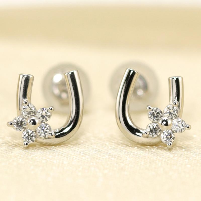 K10 YG/WG/PG ダイヤモンド  0.10ct Hカラークラス/SIクラス 馬蹄 小花 モチーフ ピアス ホースシュー ゴールド 10金 ダイヤ カラーは選べる プレゼント 両耳の画像