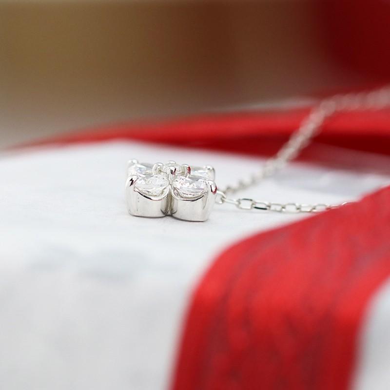 pt900 プラチナ ダイヤモンド ダイヤ ネックレス ペンダント フラワー 花 Hカラー SIクラス 0.30ct jdp0079の画像