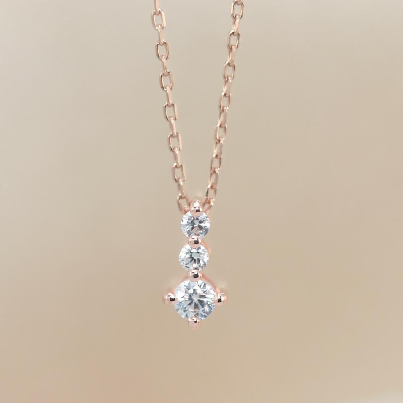 K18YG/WG/PG ダイヤモンド 0.1ctUP 【Hカラークラス/SIクラス】 トリロジー ペンダント ネックレス ダイヤ  18金 ゴールド プレゼント ギフトの画像