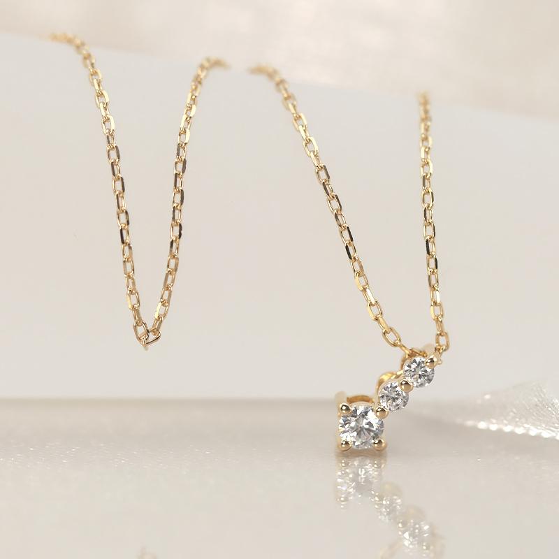 K18YG/WG/PG ダイヤモンド 0.1ctUP 【Hカラークラス/SIクラス】 トリロジー ペンダント ネックレス ダイヤ  18金 ゴールド プレゼント ギフトの画像