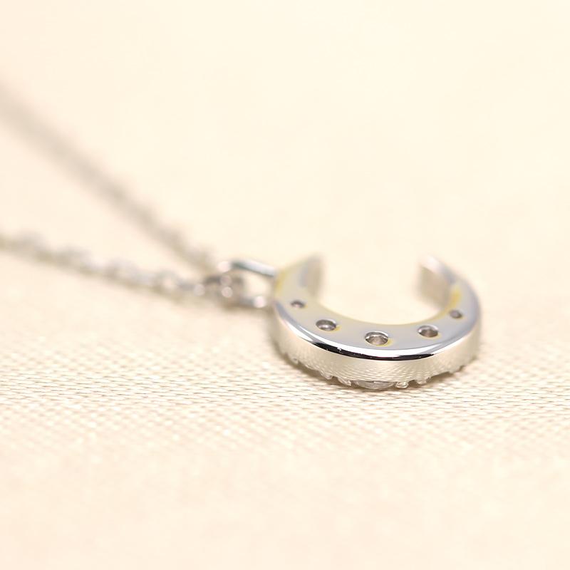 K18YG/WG/PG ダイヤモンド 0.07ct  Hカラークラス/SIクラス ネックレス 18金 ゴールド ムーン 月 三日月の画像