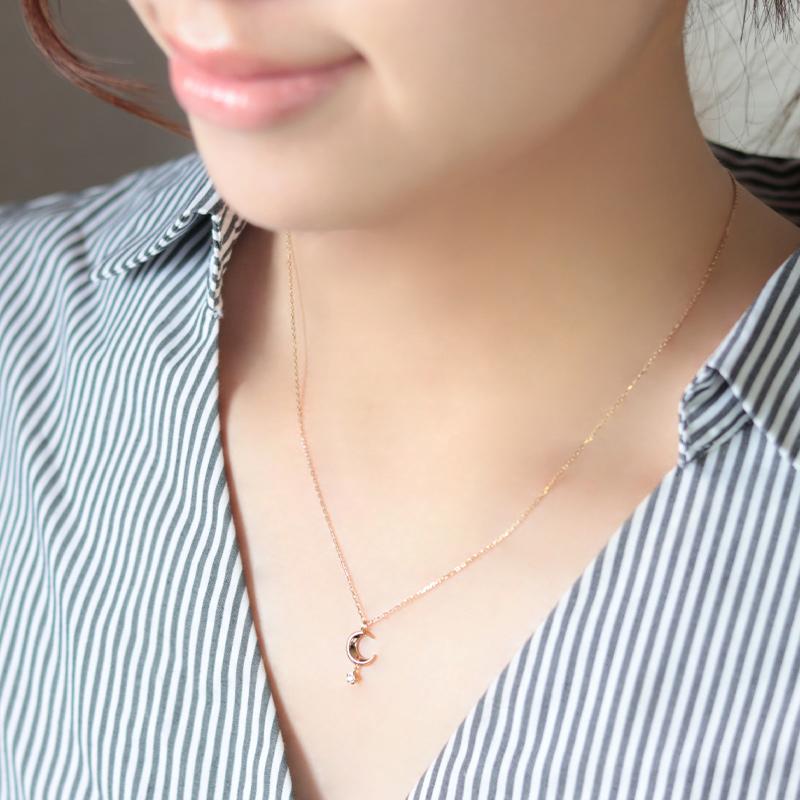 K18YG/WG/PG ダイヤモンド 0.03ct 【Hカラークラス/SIクラス】ペンダント ネックレス 18金 ゴールド ムーン 月 三日月 選べる3カラーの画像