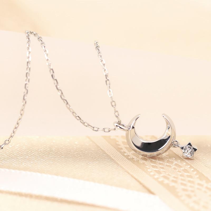 K18YG/WG/PG ダイヤモンド 0.03ct 【Hカラークラス/SIクラス】ペンダント ネックレス 18金 ゴールド ムーン 月 三日月 選べる3カラーの画像
