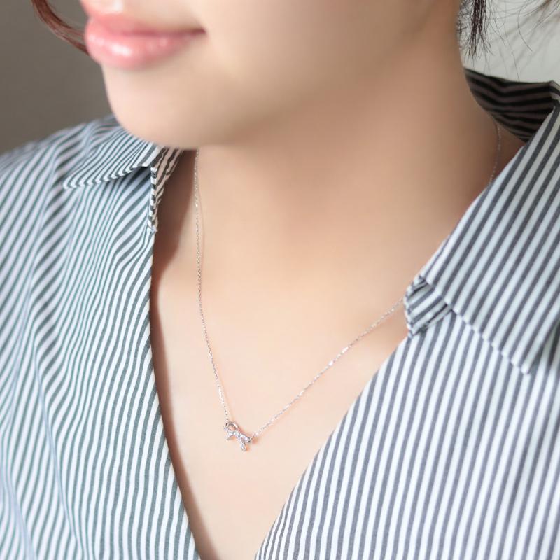 K10YG/WG/PG ダイヤモンド 0.08ct 【Hカラークラス/SIクラス】ペンダント ネックレス 10金 ゴールド リボン プチ 選べる3カラーの画像