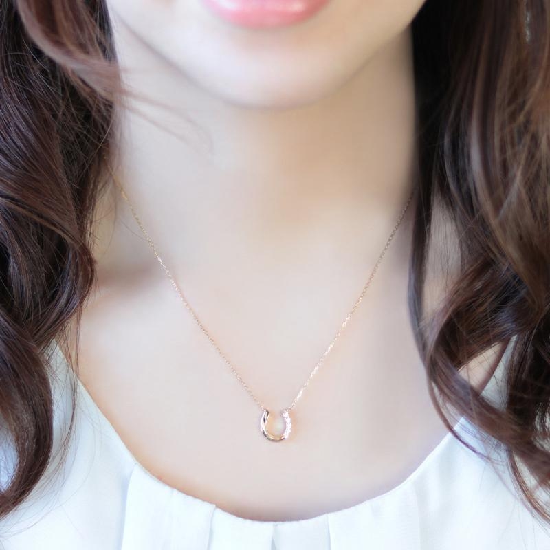 K10 YG/WG/PG ダイヤモンド 0.04ct 馬蹄 ペンダント ネックレス ダイヤ ゴールド 10金 カラーは選べる プレゼント ギフト 記念日 クリスマス ホースシューの画像