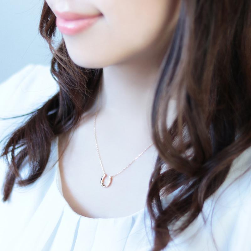 K10 YG/WG/PG ダイヤモンド 0.04ct 馬蹄 ペンダント ネックレス ダイヤ ゴールド 10金 カラーは選べる プレゼント ギフト 記念日 クリスマス ホースシューの画像
