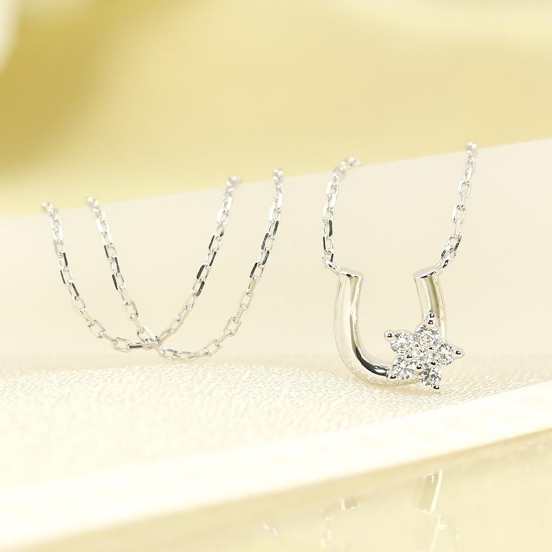 K10 YG/WG/PG ダイヤモンド 0.06ct 馬蹄 小花 ペンダント ネックレス ダイヤ ゴールド 10金 カラーは選べる プレゼント ギフト 記念日 クリスマス フラワーの画像