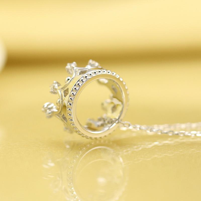 K18 YG/WG/PG ダイヤモンド 8pcs 0.09ct Hカラークラス/SIクラス クラウン ペンダント ネックレス ダイヤ ゴールド 18金 カラーは選べる プレゼント 記念日の画像