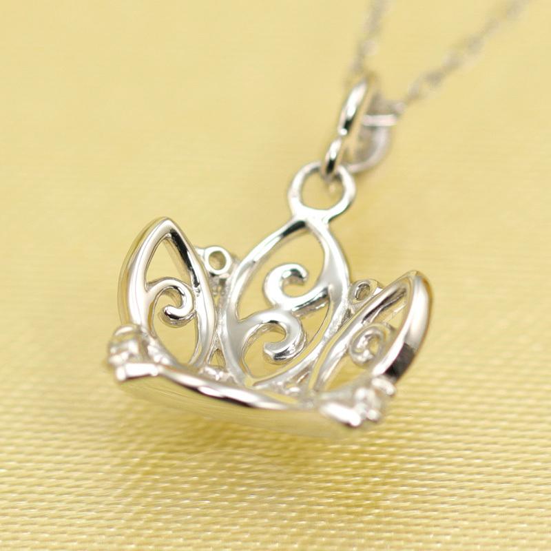 K10 YG/WG/PG ダイヤモンド 5pcs 0.03ct Hカラークラス/SIクラス クラウン ペンダント ネックレス ダイヤ ゴールド 10金 カラーは選べる プレゼント 記念日の画像
