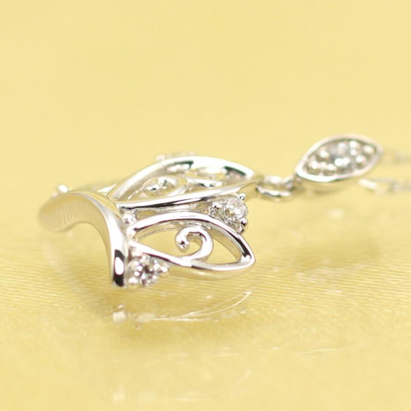 K10 YG/WG/PG ダイヤモンド 5pcs 0.03ct Hカラークラス/SIクラス クラウン ペンダント ネックレス ダイヤ ゴールド 10金 カラーは選べる プレゼント 記念日の画像