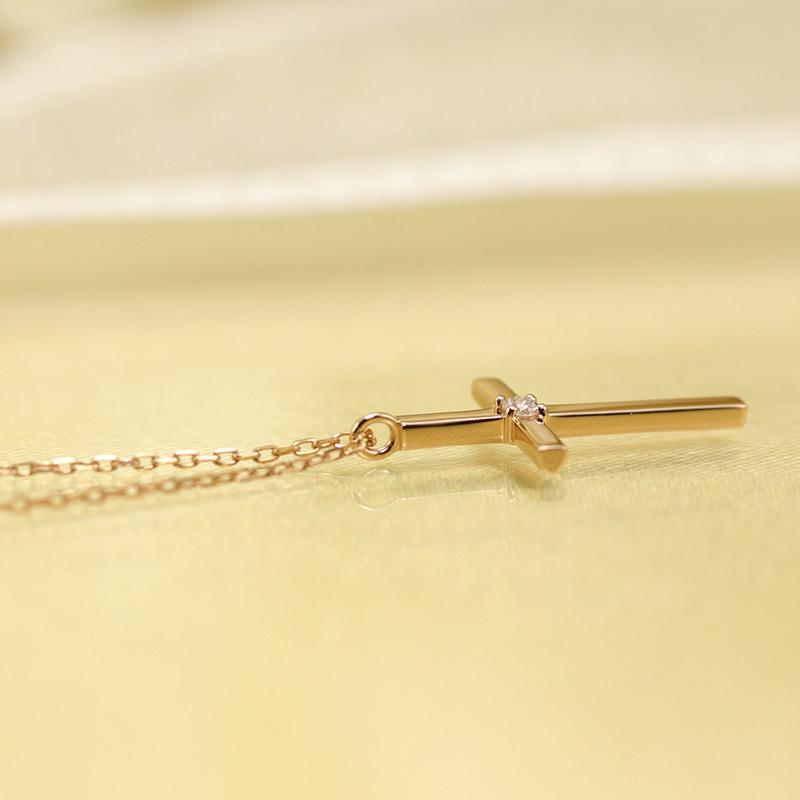 K10 YG/WG/PG ダイヤモンド 0.02ct クロス ペンダント ネックレス ダイヤ ゴールド 10金 カラーは選べる プレゼント ギフト 記念日 クリスマス お守りの画像