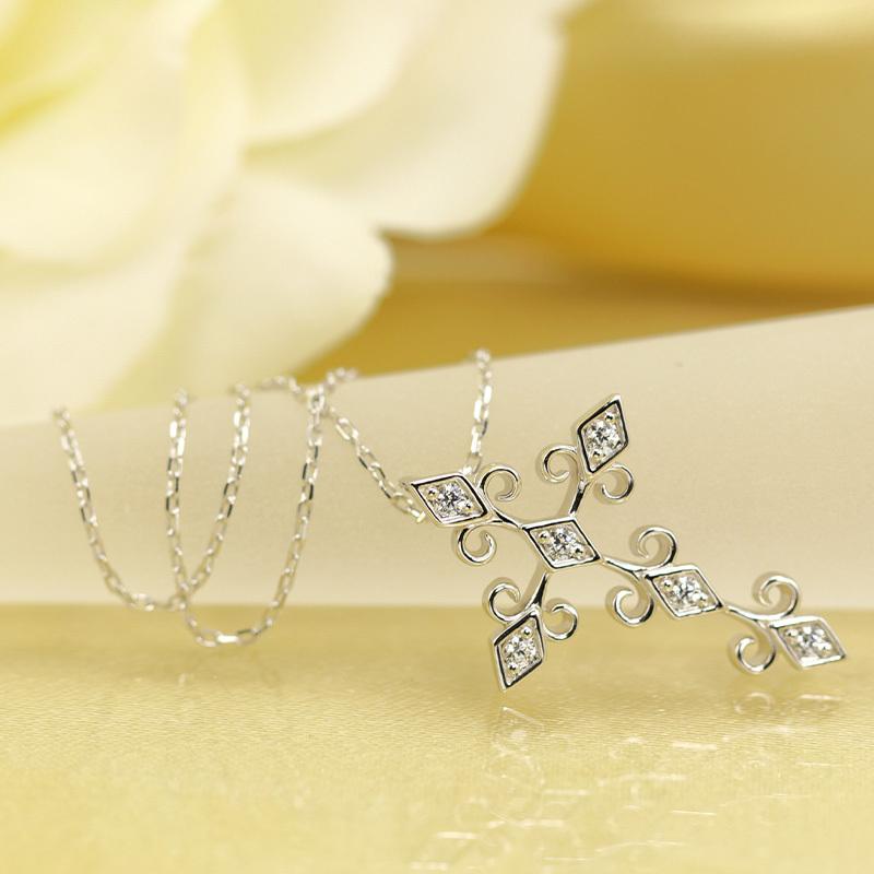 K18 YG/WG/PG ダイヤモンド 5pcs 0.07ct クロス ペンダント ネックレス ダイヤ ゴールド 18金 カラーは選べる プレゼント ギフト 記念日 クリスマス お守りの画像