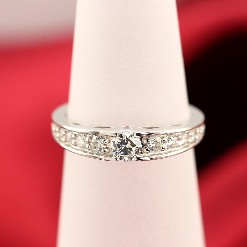Jeweluce（ジュエルーチェ） ダイヤモンド エタニティ リング プラチナ