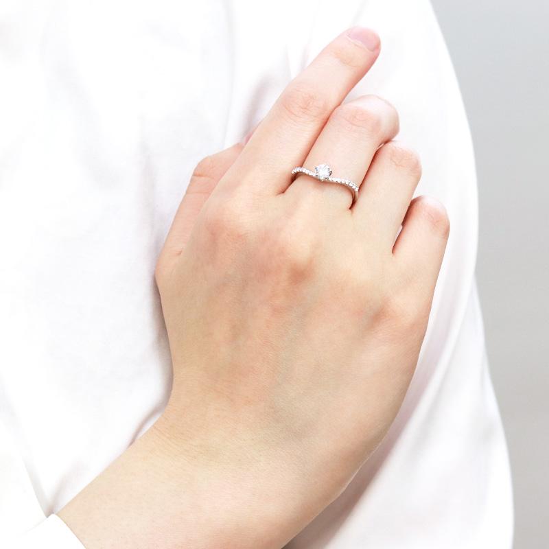 【中央宝石研究所 鑑定書付き】0.3ct センター石 total0.45ct 大粒 ダイヤモンド エタニティリング【Gカラー/SI1/VGカット】の画像