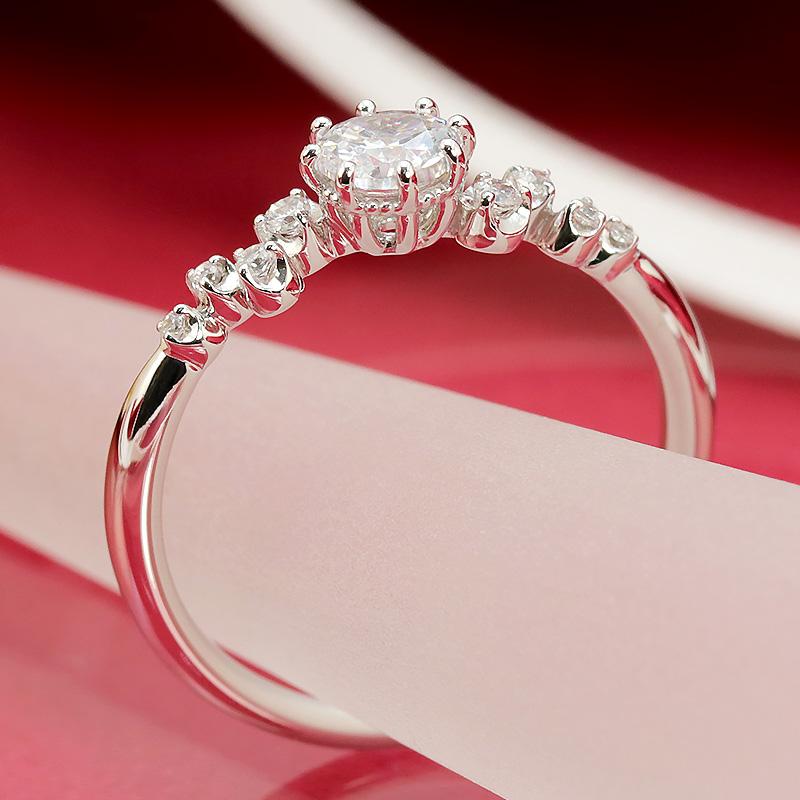 中央宝石研究所 0．7ct Fカラー 鑑定書付き PTダイヤモンドNC  