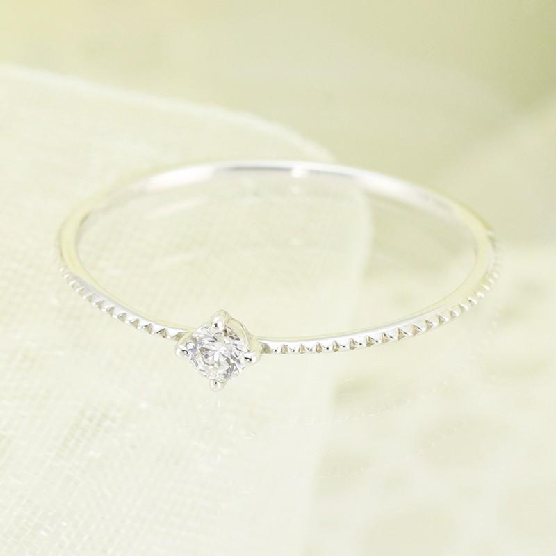 ダイヤモンド リング pt950 プラチナ 0.06ct  一粒 ダイヤ かわいい シンプル 華奢 指輪 【Fカラー VS VGクラス】ミル打ちの画像