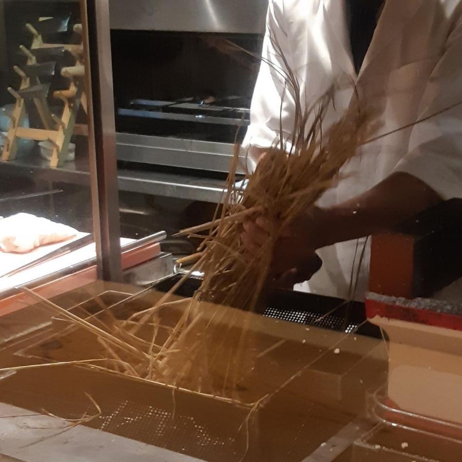 藁焼き用 藁 ワラ 1kg 国産無農薬ワラ 有機JAS認定米稲ワラ使用 薫り付け わら 神堂 16808 : ジアジローヤフーショップ ...