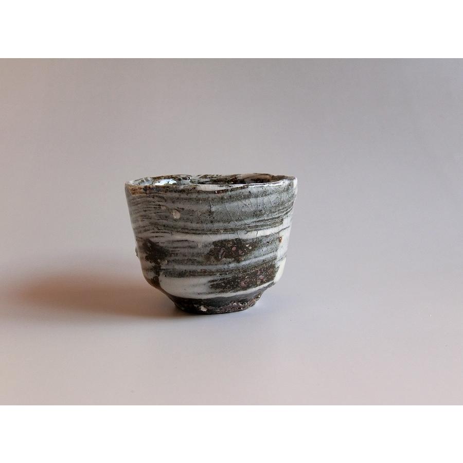 【唐津焼中川自然坊窯】中川恭平作　刷毛目唐津ぐい呑(箱付） |  | 01