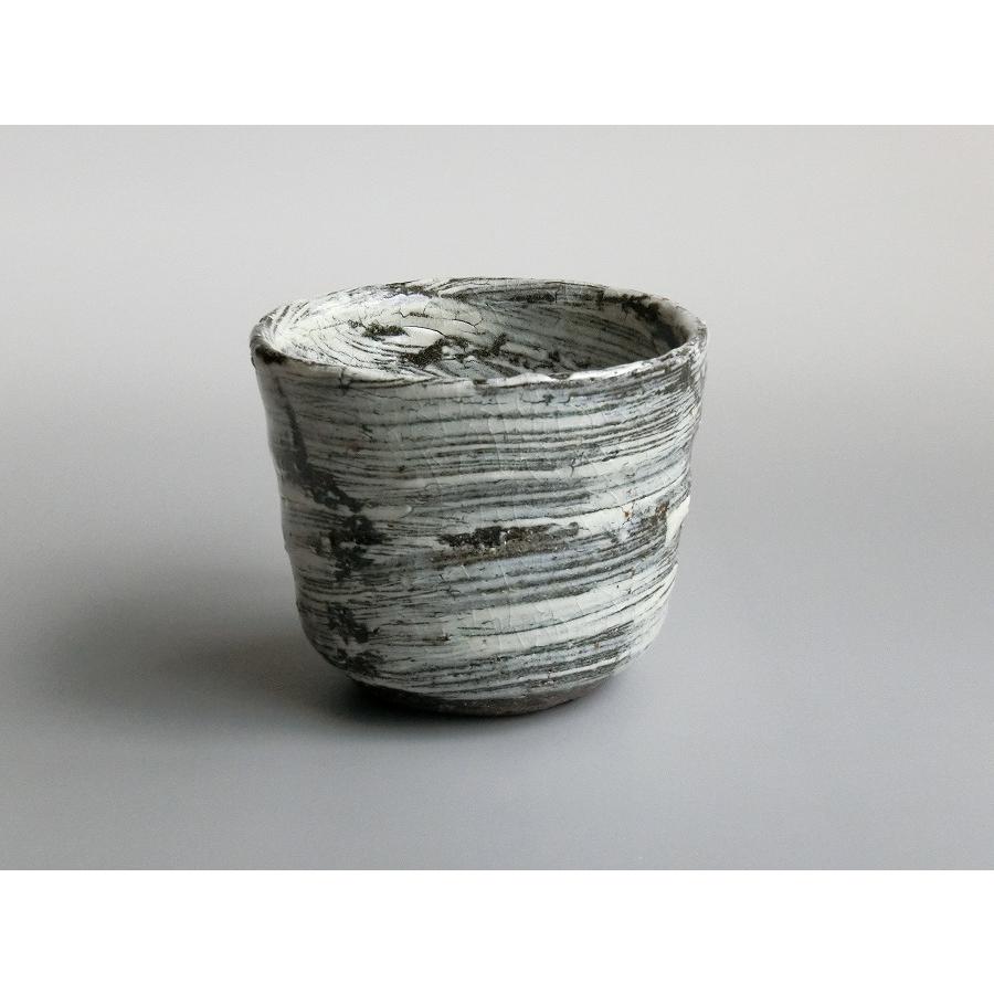 【唐津焼中川自然坊窯】中川恭平作 刷毛目唐津焼酎杯　桐箱付 | 