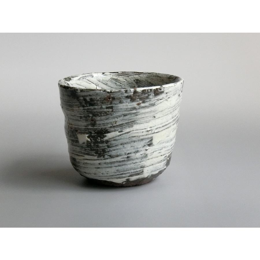 【唐津焼中川自然坊窯】中川恭平作 刷毛目唐津焼酎杯　桐箱付 |  | 01