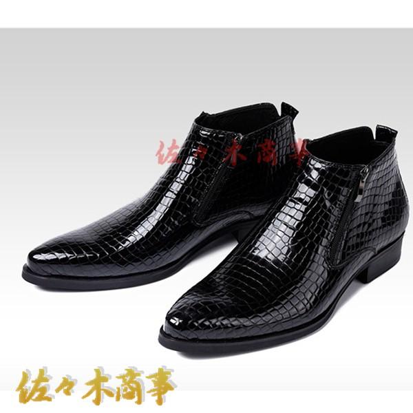黒レザーブーツ クロコダイル風 バックル付き 黒レザーブーツ クロコダイル風 バックル付き ウエスタン風 デザイン