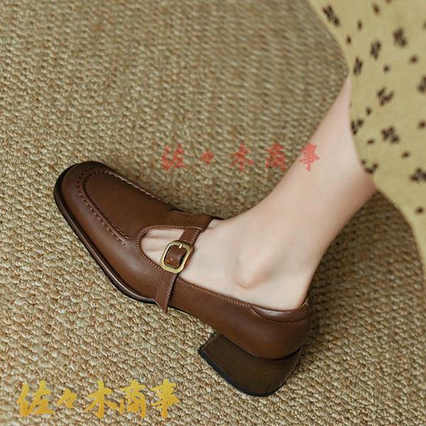 パンプス レトロ 甲ストラップ バックル 金具付き ローファー