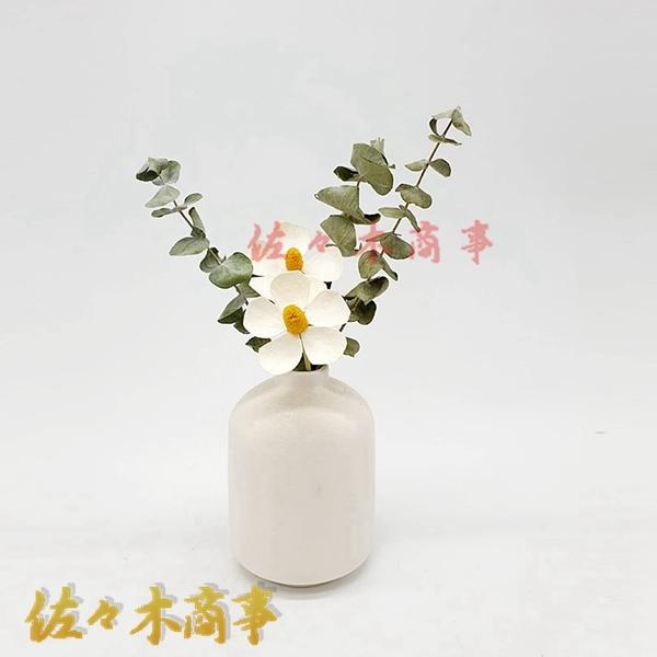 置物 フラワー 枯れない花 飾り インテリア 陶器花瓶付き デージー 菊 ユーカリ 葉 満天星 薔薇 カーネーション ブーケ 生花 北欧 ドライフラワー ウェディング Ri 佐々木 通販 Yahoo ショッピング