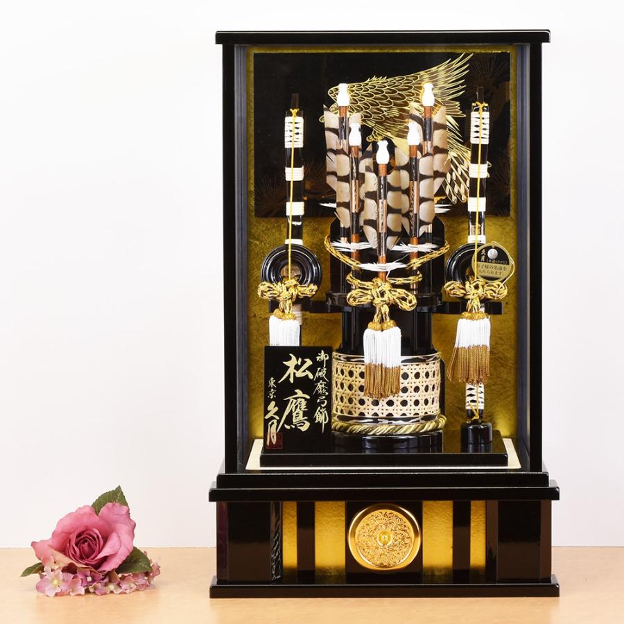 東京久月　家紋付き破魔弓ガラスケース１３号・間口約２３×奥行約１９×高さ約４７㎝ 破魔弓】久月作 家紋入れ「紅風」ケース飾り 352413