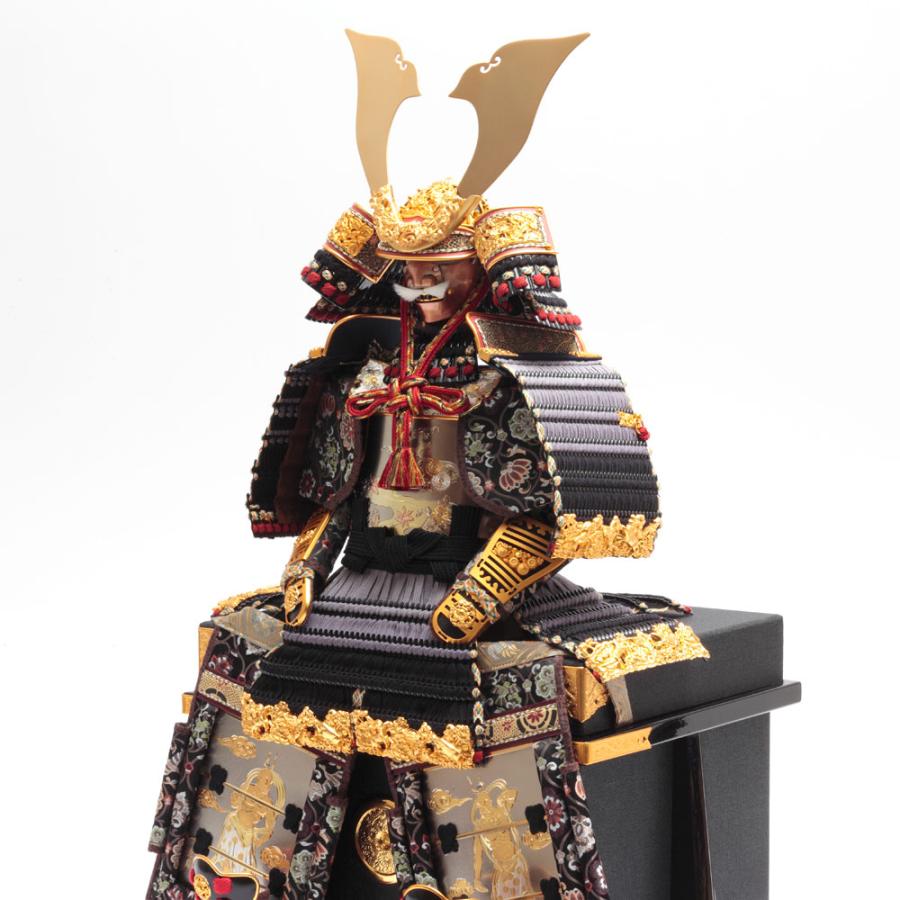 五月人形 久月作 お祝い 鎧飾り 平飾り 彫金仁王大鎧飾り 正絹黒糸裾濃