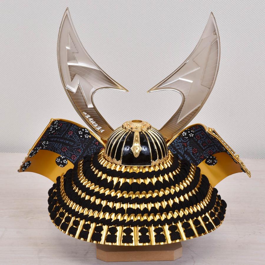 五月人形 コンパクト 兜 収納飾り かぶと 兜飾り ミニ おしゃれ 黒 金