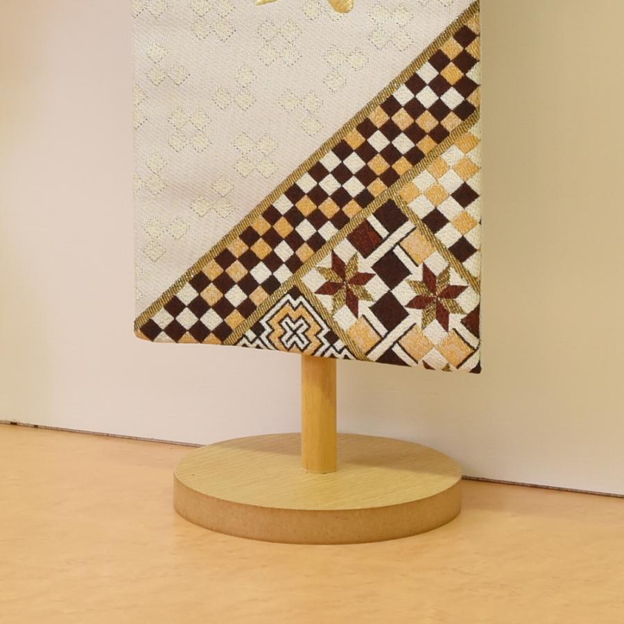 五月人形 名前旗 ５月人形 名前札 タペストリー  男の子 組子柄 クリーム 黒 刺繍名入れ代込 台座付き コンパクト お祝い 兜飾り 4/19までの注文で5/5着可能の画像