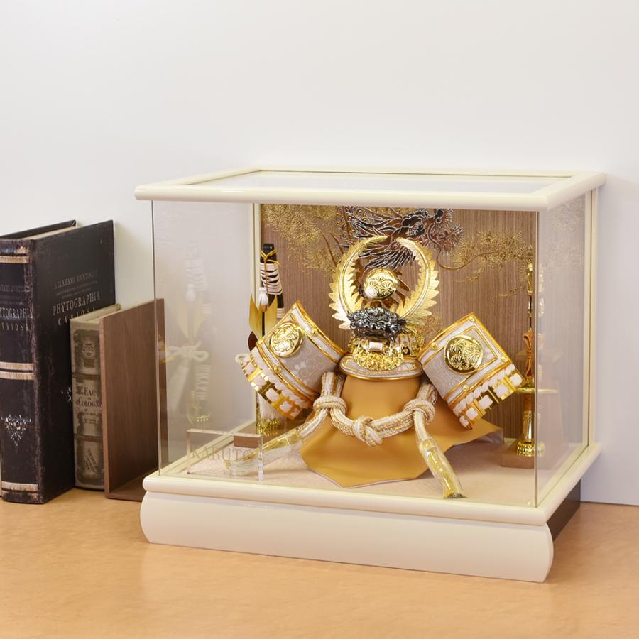 五月人形 コンパクト ケース入り 徳川家康 おしゃれ 兜飾り 8号 白金 徳川兜 おしゃれ 名将武将 ケース飾り モダン 木 木製 台 ミニ かわいい 2025 ck2597-8 |  | 02