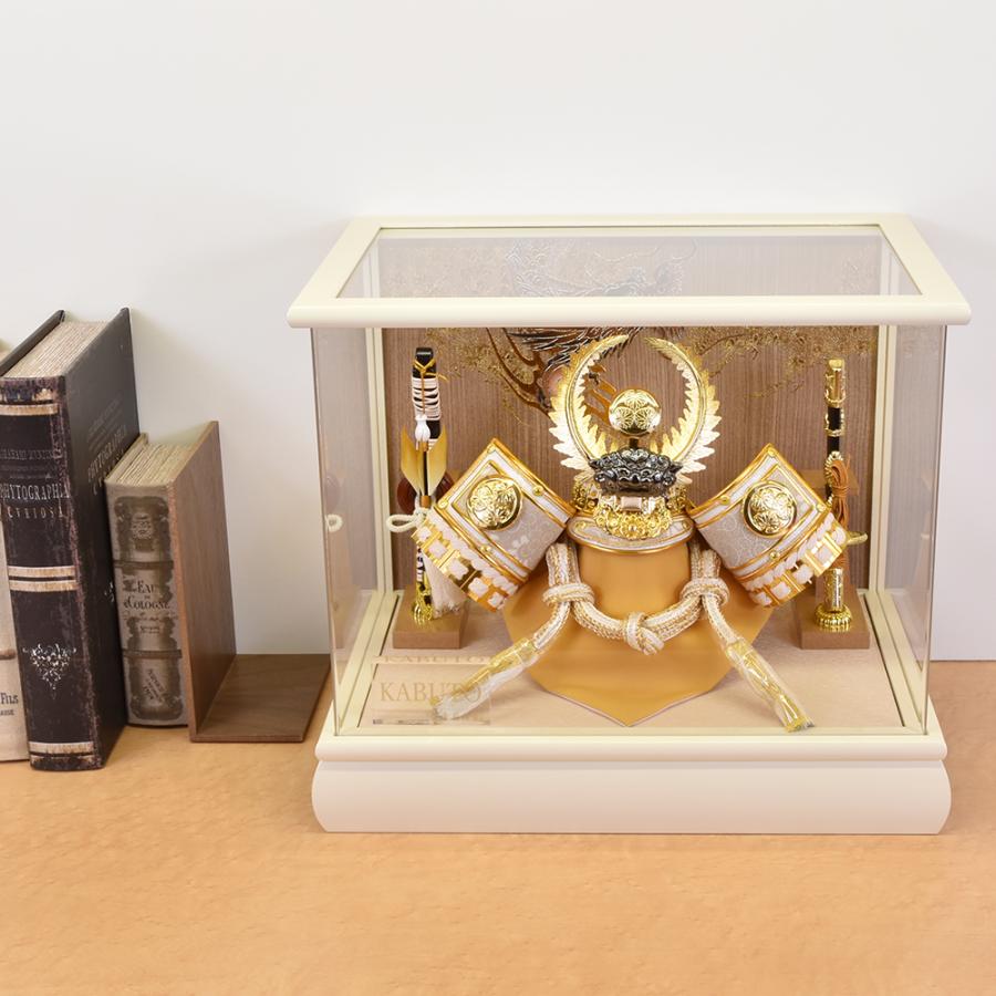 五月人形 コンパクト ケース入り 徳川家康 おしゃれ 兜飾り 8号 白金 徳川兜 おしゃれ 名将武将 ケース飾り モダン 木 木製 台 ミニ かわいい 2025 ck2597-8 |  | 04