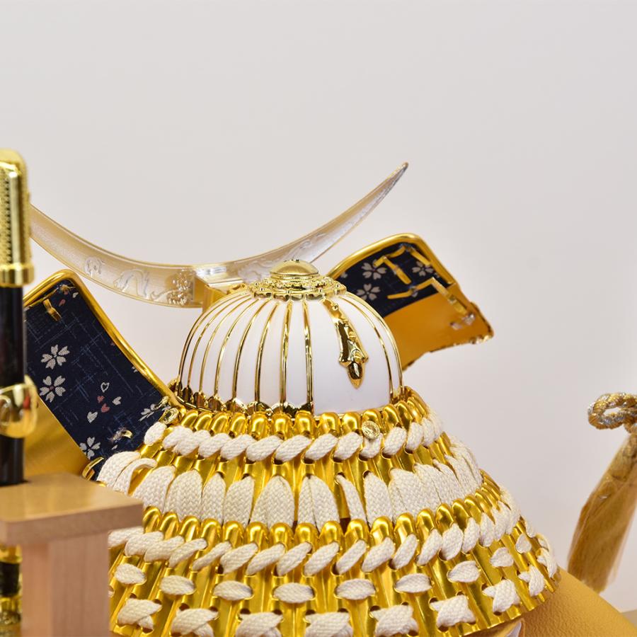 雨宮様【専用】【展示品限り】五月人形　兜　伊達政宗　収納飾り　子供着用可　S26 五月人形】8号 白金 伊達政宗 兜収納飾り〈宝童作〉[235-042