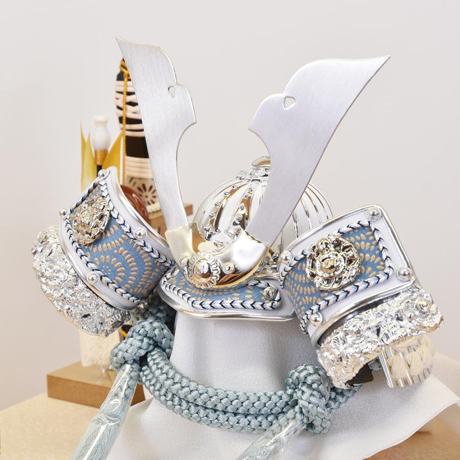 五月人形 コンパクト ケース入り おしゃれ 兜飾り 5号 白銀 中鍬兜 おしゃれ 名将武将 丸型 ケース飾り モダン 木 木製 台 ミニ かわいい 2025 ck25115-5 |  | 07