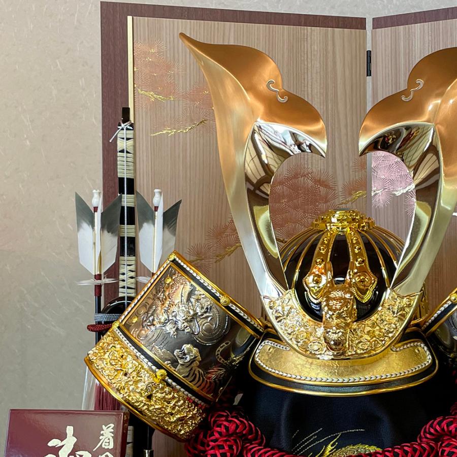 五月人形 コンパクト おしゃれ 兜飾り 25号 金中鍬 着用兜 収納飾り 木