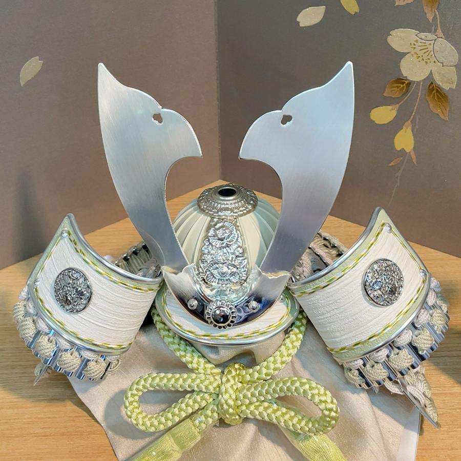 ミニ兜翔剣兜ミニ平飾り