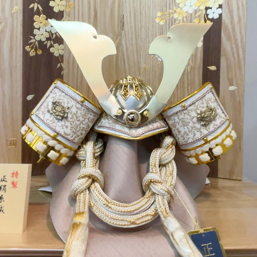 五月人形 お祝い 初節句 コンパクト 兜飾り 収納飾り 12号 燻 金大鍬兜