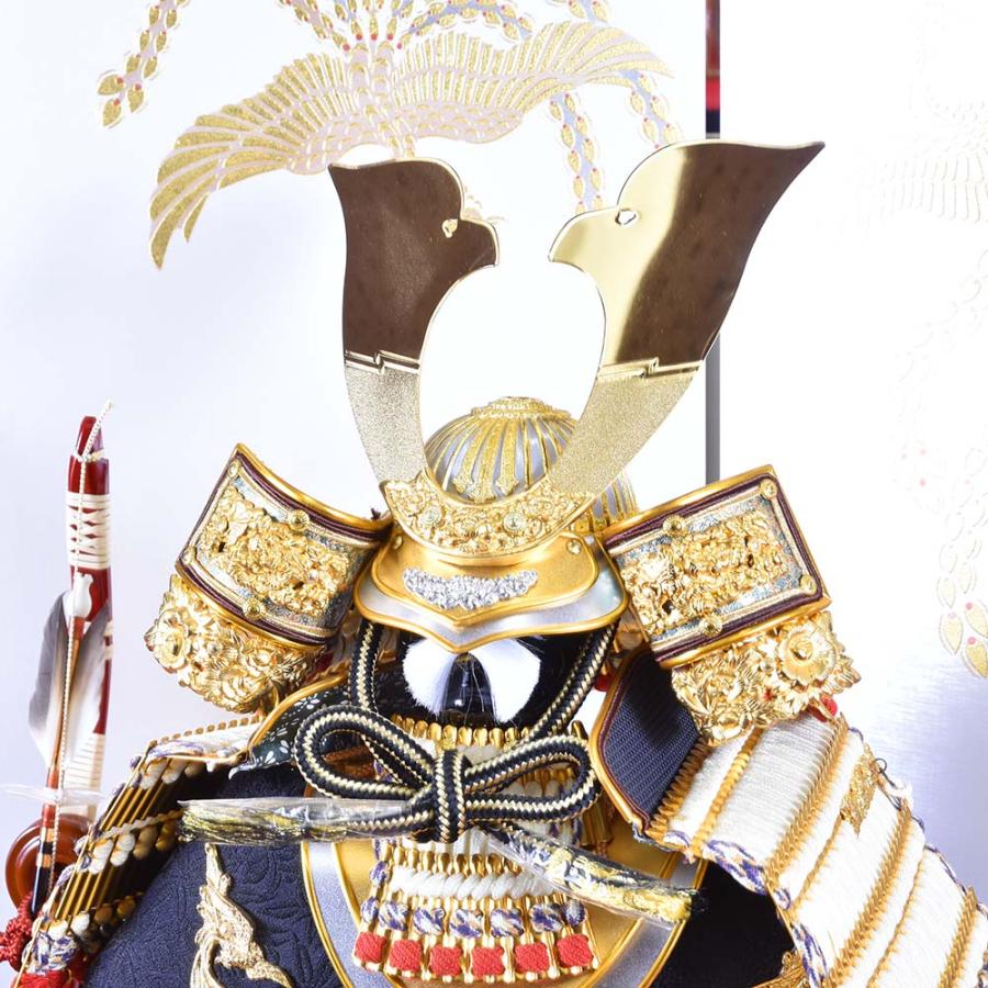 五月人形 コンパクト おしゃれ 鎧飾り 5月人形 収納 鎧 鳳凰 C-014 よろい 木 木製 台付き モダン 2023 |  | 02