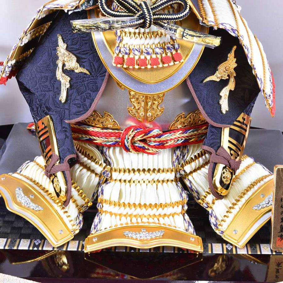 五月人形 コンパクト おしゃれ 鎧飾り 5月人形 収納 鎧 鳳凰 C-014 よろい 木 木製 台付き モダン 2023 |  | 03