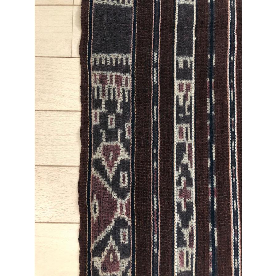 インドネシア レンバタ島で手紡ぎ、天然染料で手織りされたビンテージ