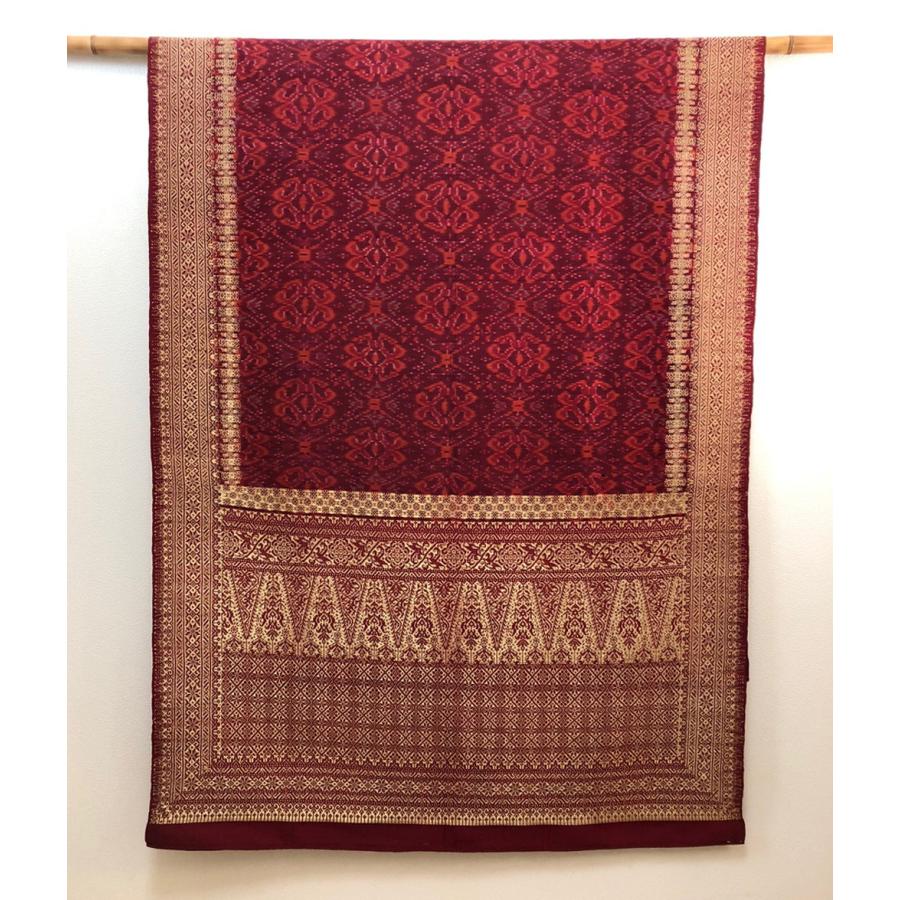 インドネシア　レンバタ島で25年位前に手織りされたイカット。 インドネシア レンバタ島で25年位前に手織りされたイカット