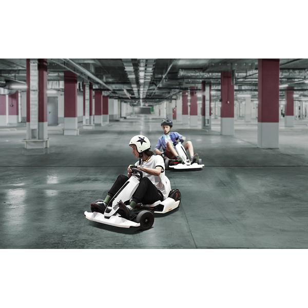 Ninebot Segwayナインボットセグウェイゴーカート セグウェイ最新作が日本初上陸！未来感溢れるドリフト体験が可能